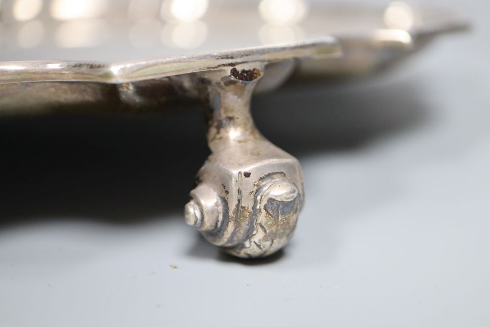 A modern silver salver, with a piecrust border, on three scroll feet, Wakely & Wheeler, London, 1967, 30.6cm, 27.5oz.
